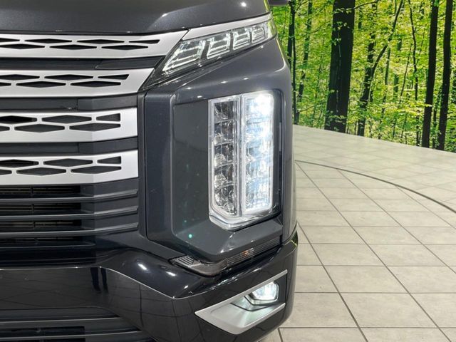 MITSUBISHI DELICA D:5 4WD 2023