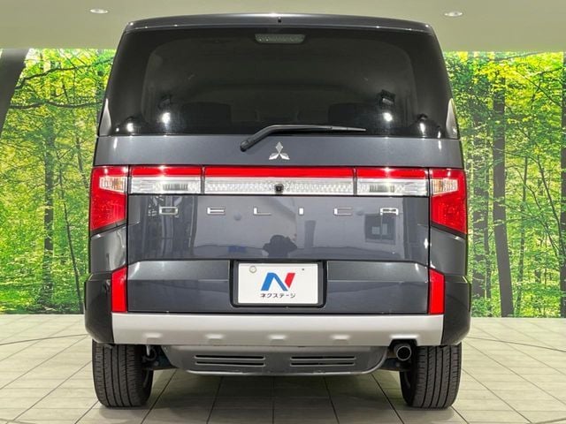 MITSUBISHI DELICA D:5 4WD 2023