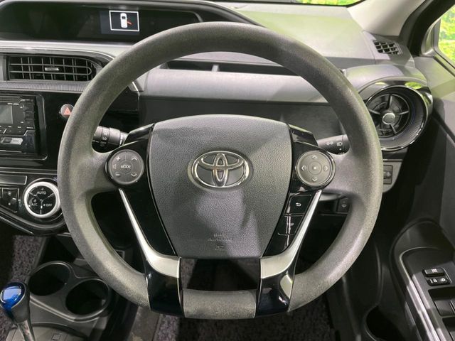 TOYOTA AQUA 2017