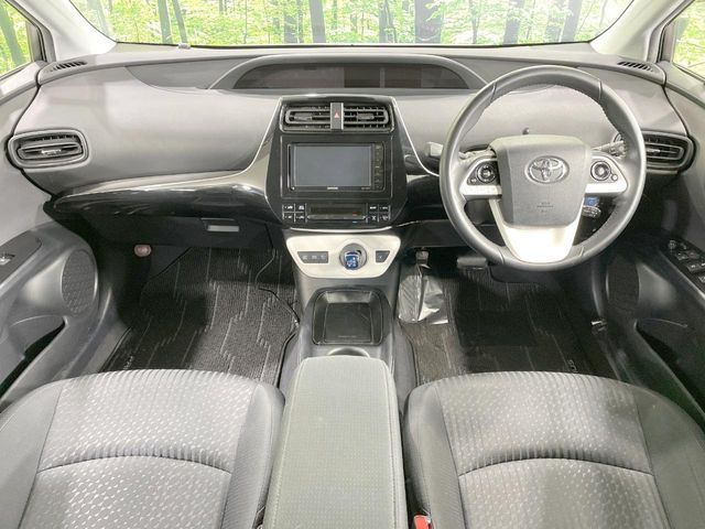 TOYOTA PRIUS 4WD 2017