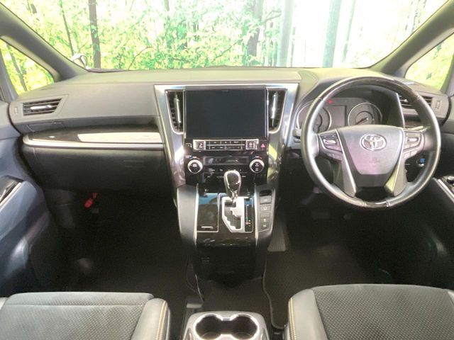 TOYOTA VELLFIRE 2017