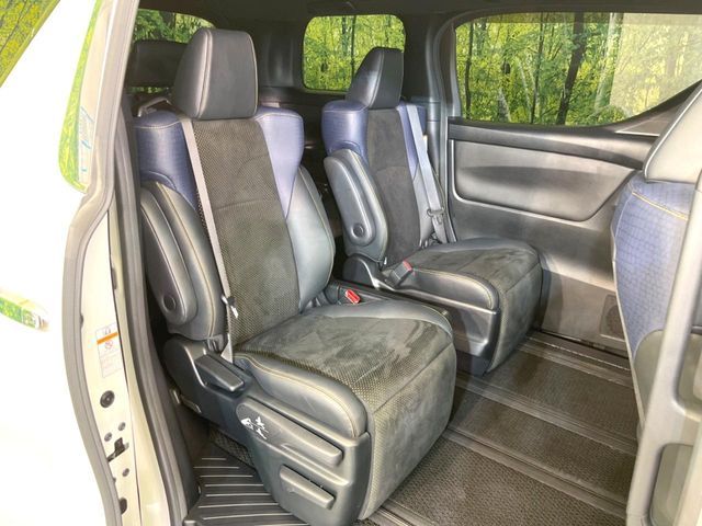 TOYOTA VELLFIRE 2017