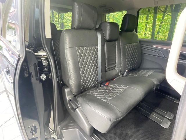 MITSUBISHI DELICA D:5 4WD 2024