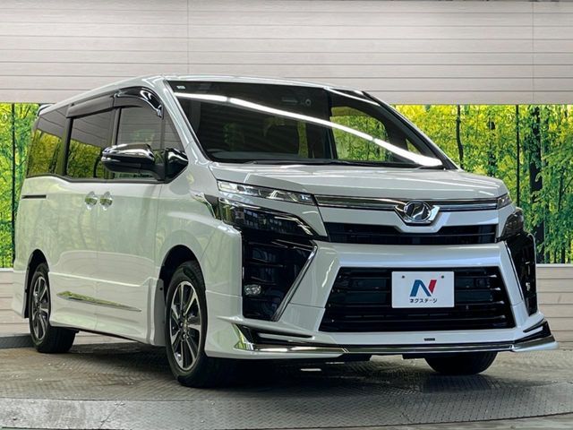 TOYOTA VOXY 2019