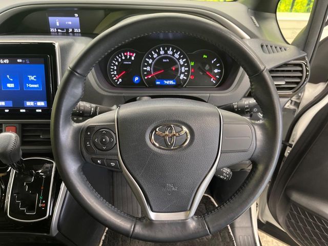TOYOTA VOXY 2019