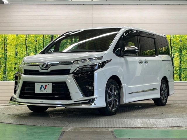 TOYOTA VOXY 2019