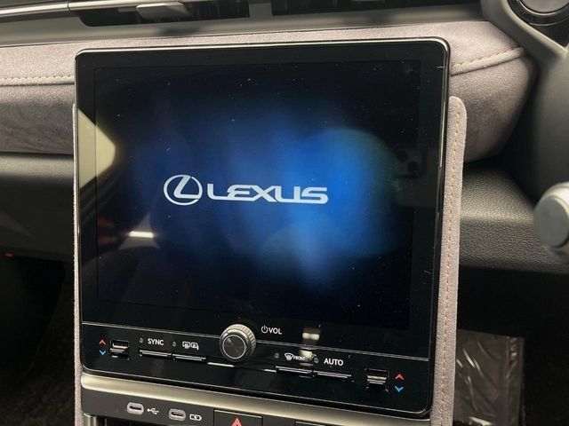 TOYOTA LEXUS LBX 2024