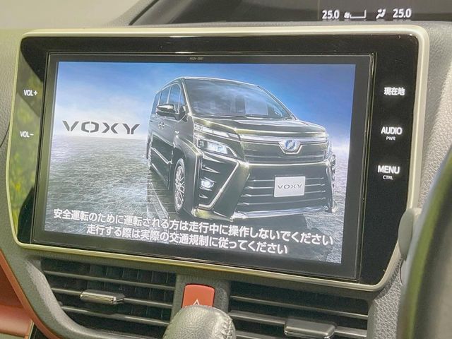 TOYOTA VOXY 2017