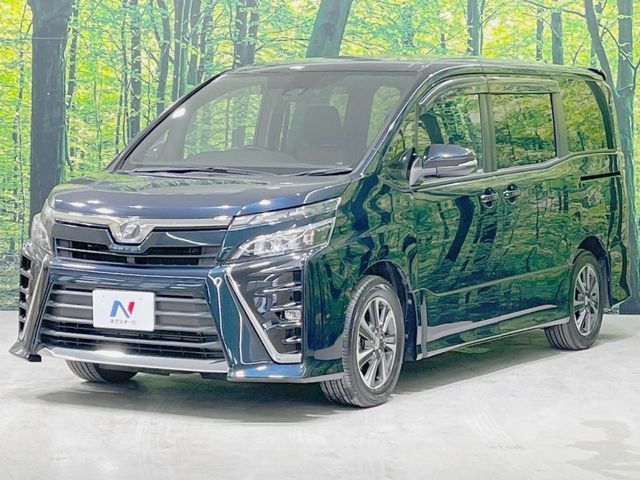 TOYOTA VOXY 2017