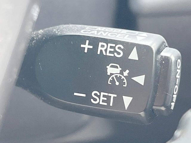 TOYOTA PRIUS Alpha 2015