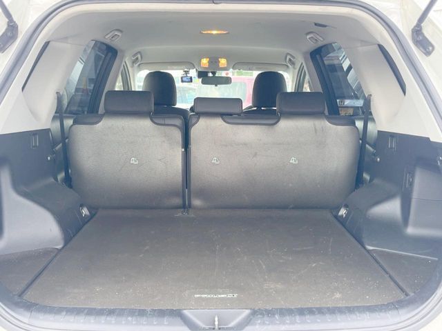 TOYOTA PRIUS Alpha 2015