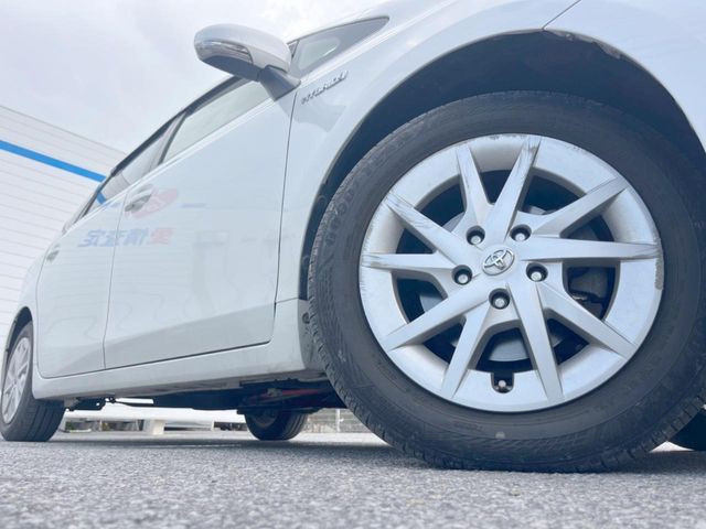 TOYOTA PRIUS Alpha 2015