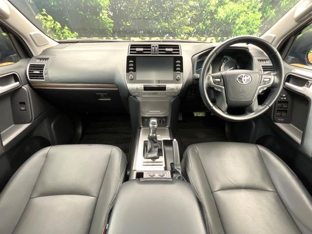 TOYOTA LANDCRUISER PRADO 2023