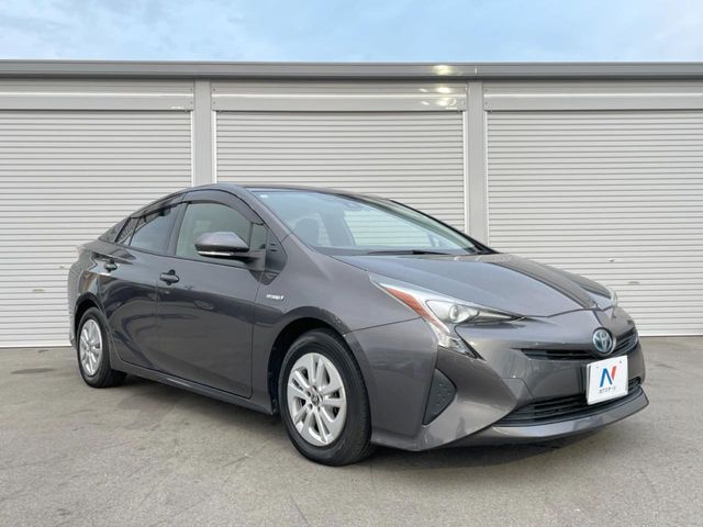 TOYOTA PRIUS 2017
