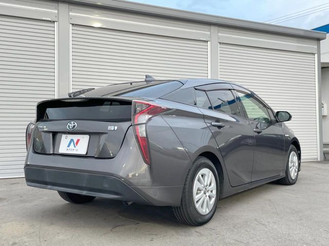 TOYOTA PRIUS 2017