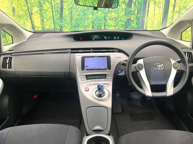 TOYOTA PRIUS 2012