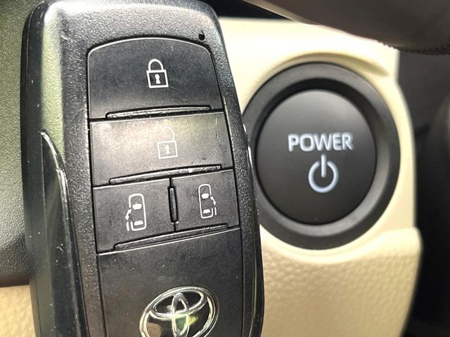 TOYOTA SIENTA HYBRID 2024