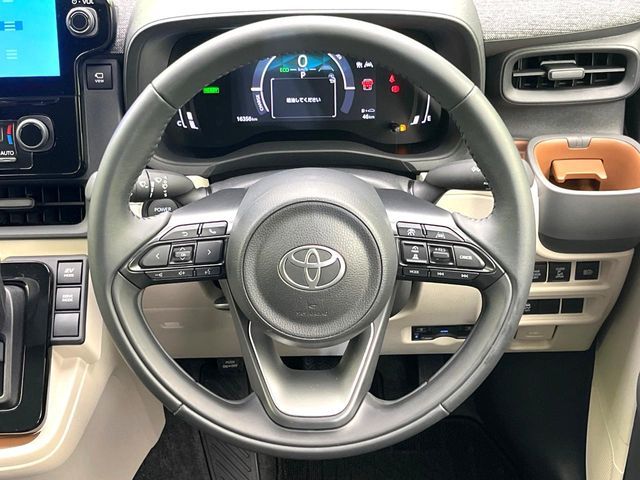 TOYOTA SIENTA HYBRID 2024