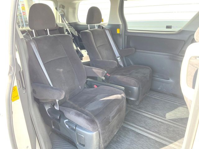 TOYOTA VELLFIRE 2010