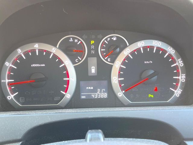 TOYOTA VELLFIRE 2010