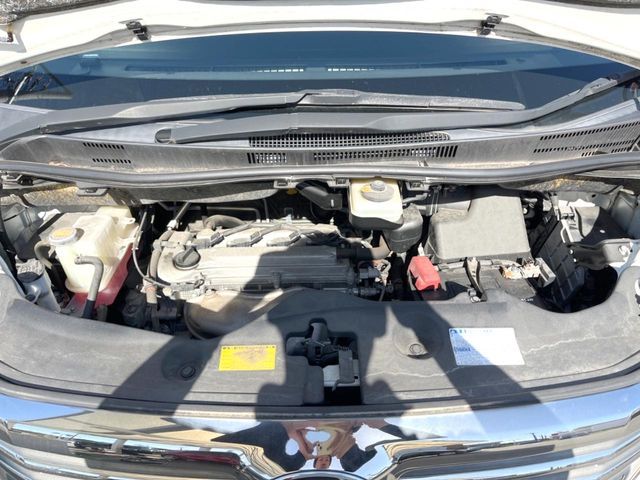 TOYOTA VELLFIRE 2010