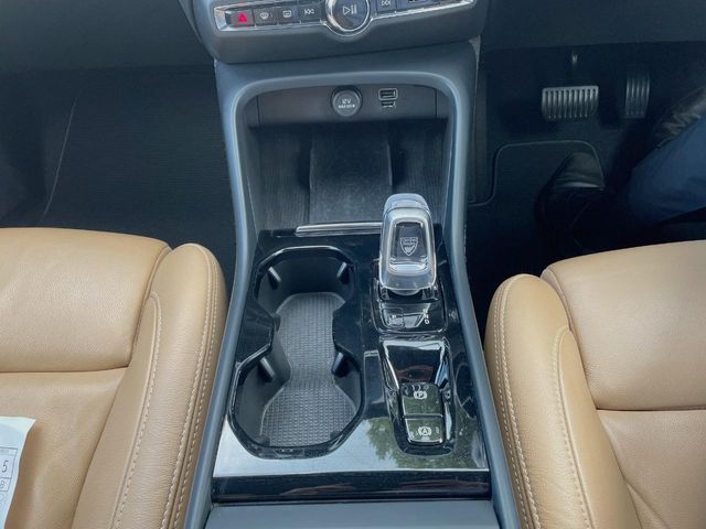 VOLVO VOLVO XC40 2021