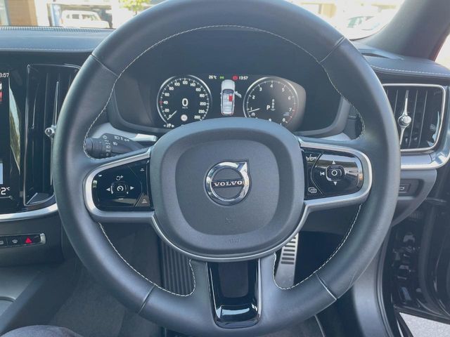 VOLVO VOLVO V60 2021