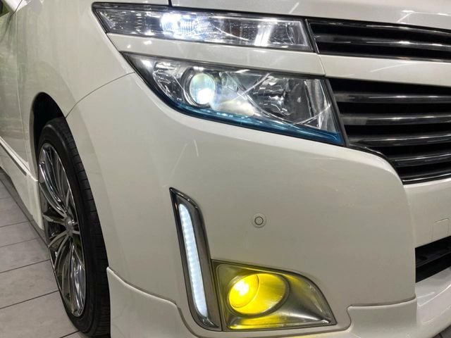 NISSAN ELGRAND  4WD 2011