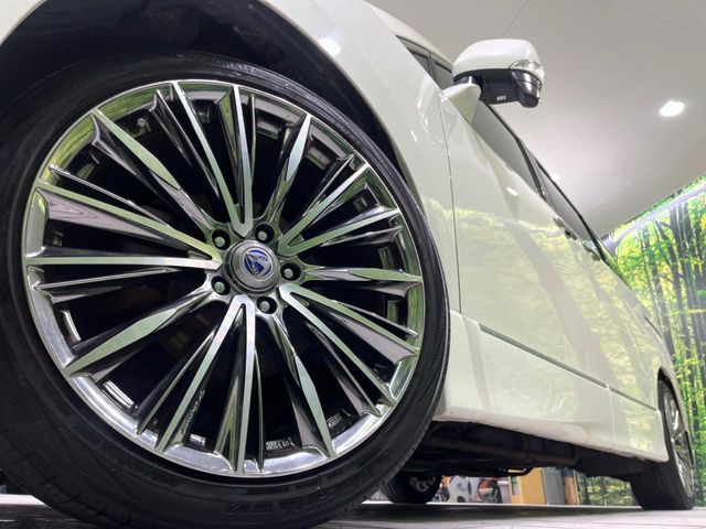 NISSAN ELGRAND  4WD 2011