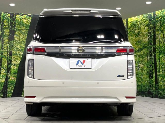 NISSAN ELGRAND  4WD 2011