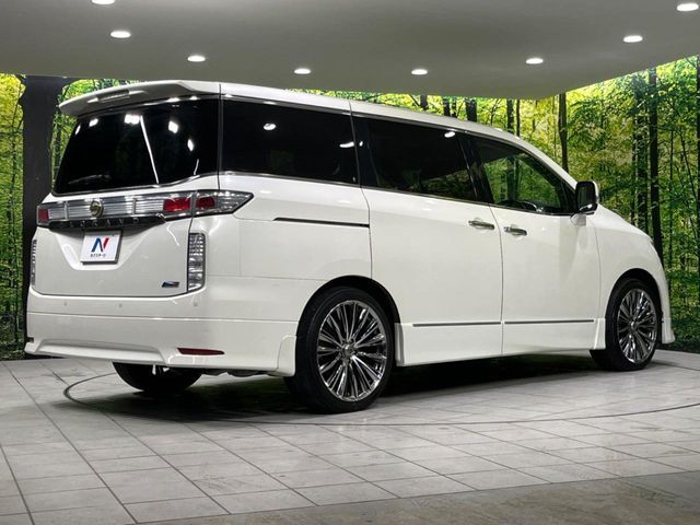 NISSAN ELGRAND  4WD 2011