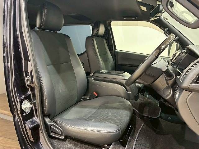 TOYOTA HIACE van 2WD 2022