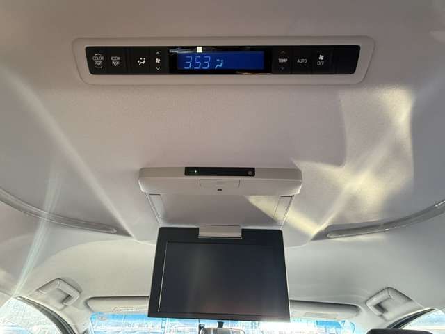 TOYOTA VELLFIRE 4WD 2015