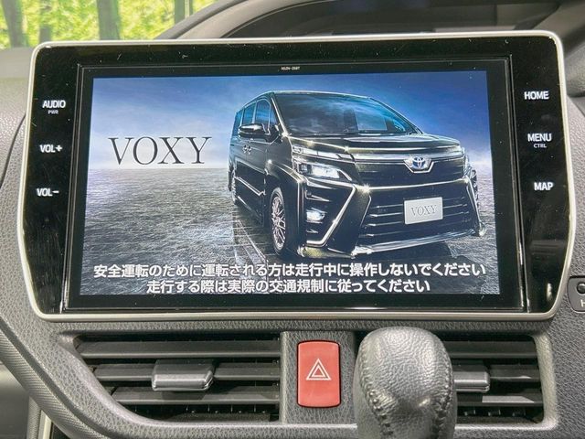 TOYOTA VOXY 2021