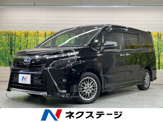 TOYOTA VOXY HYBRID 2020