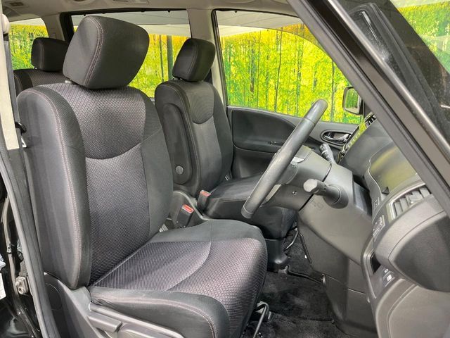 NISSAN SERENA  S-HYBRID 2013