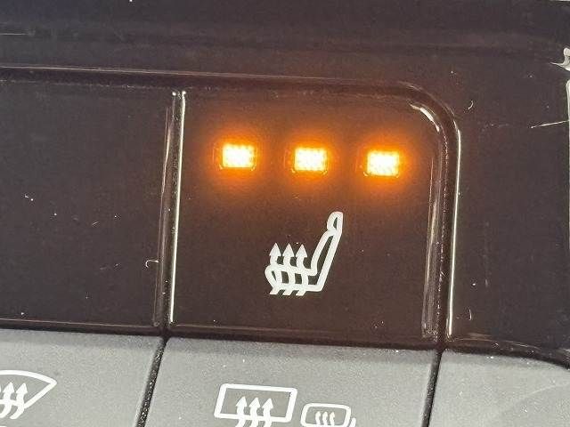 TOYOTA PRIUS 4WD 2023