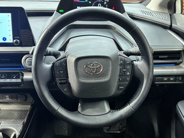 TOYOTA PRIUS 4WD 2023