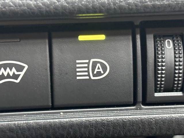 TOYOTA PRIUS 4WD 2023