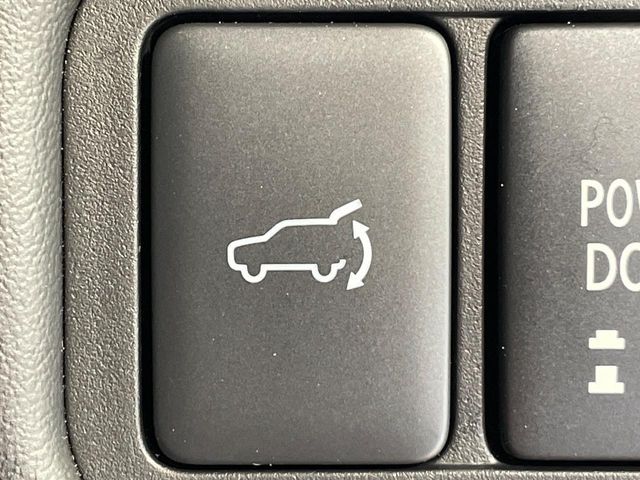 MITSUBISHI DELICA D:5 4WD 2024