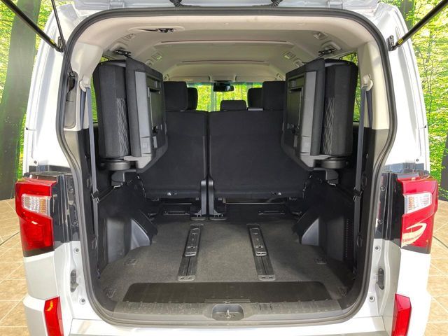 MITSUBISHI DELICA D:5 4WD 2024