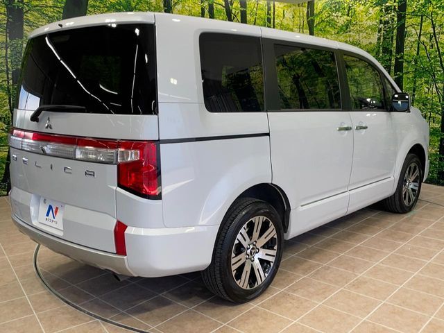 MITSUBISHI DELICA D:5 4WD 2024