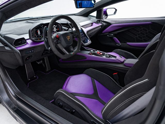 LAMBORGHINI LAMBORGHINI Revuelto 2024