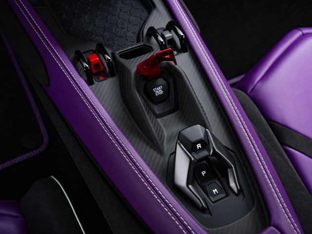 LAMBORGHINI LAMBORGHINI Revuelto 2024