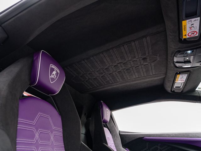 LAMBORGHINI LAMBORGHINI Revuelto 2024