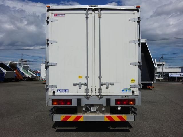 MITSUBISHI FUSOU FIGHTER 2014