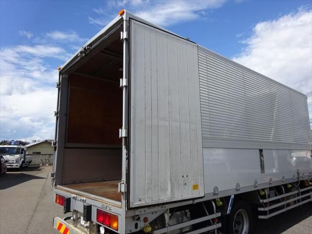 MITSUBISHI FUSOU FIGHTER 2014