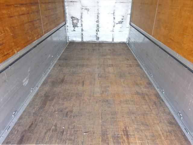 MITSUBISHI FUSOU FIGHTER 2014