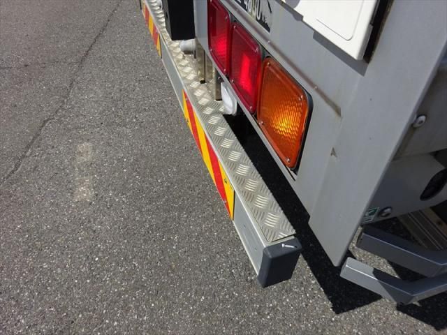 MITSUBISHI FUSOU FIGHTER 2014