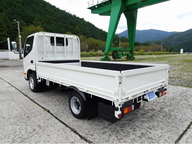 TOYOTA DYNA 2025